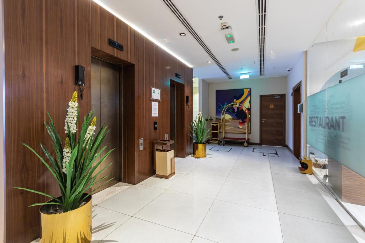 Le Wana Hotel Dubai Bagian luar foto