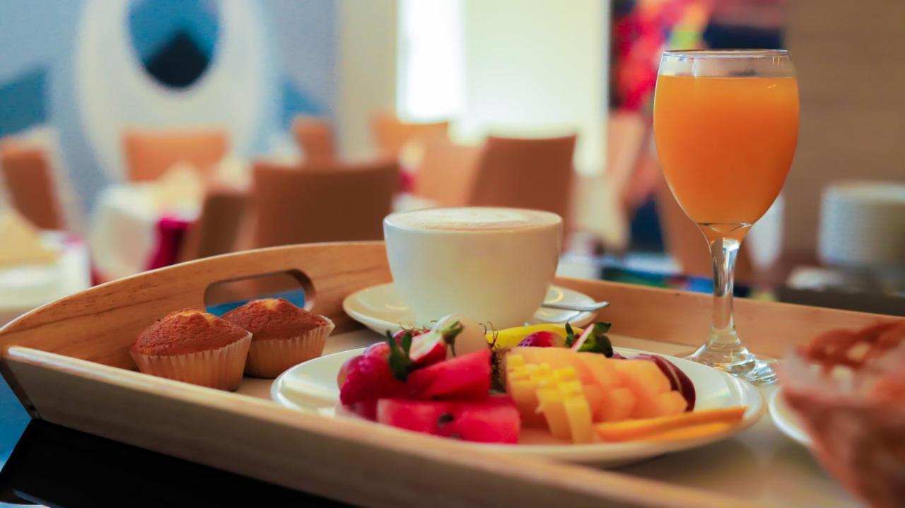 Le Wana Hotel Dubai Bagian luar foto