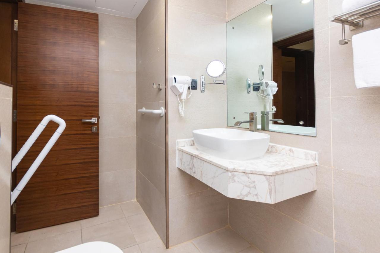 Le Wana Hotel Dubai Bagian luar foto
